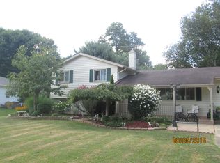 25327 Briarwood Ln, Columbia Station, OH 44028