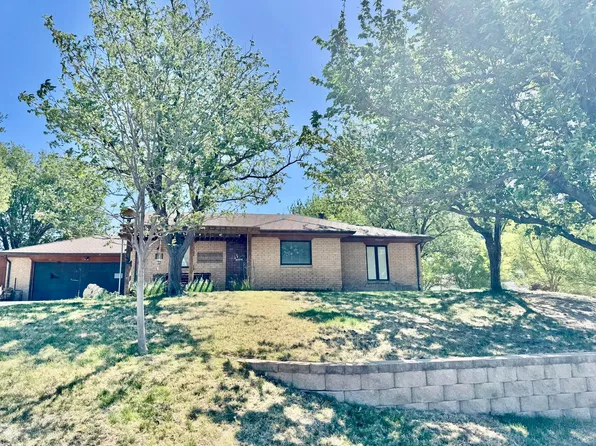 803 S 4th St, Canadian, TX 79014