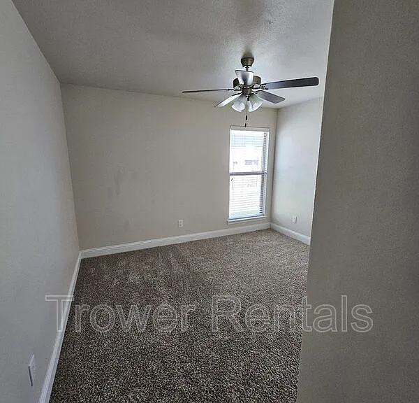 1021 E 90th Ct — Photo 20