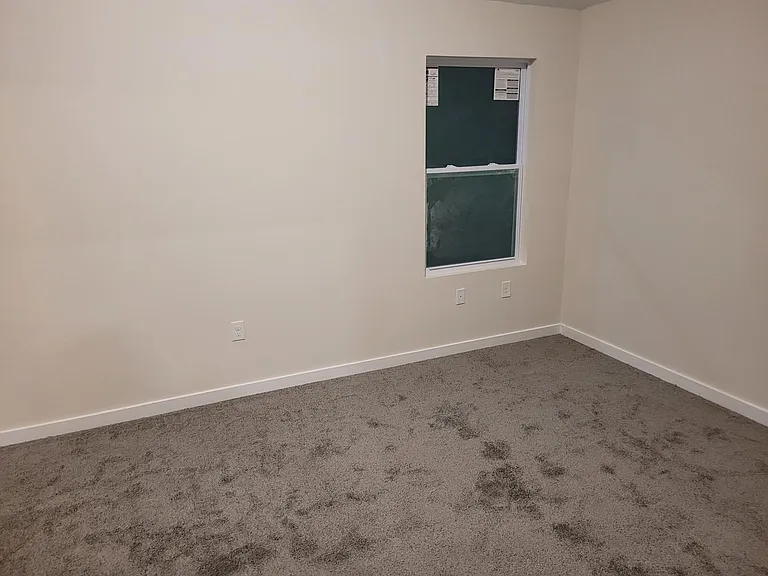 392 Stephanie Dr — Photo 6