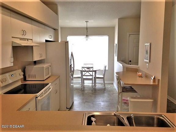 3rd image of 1010 Grand Hickory Cir