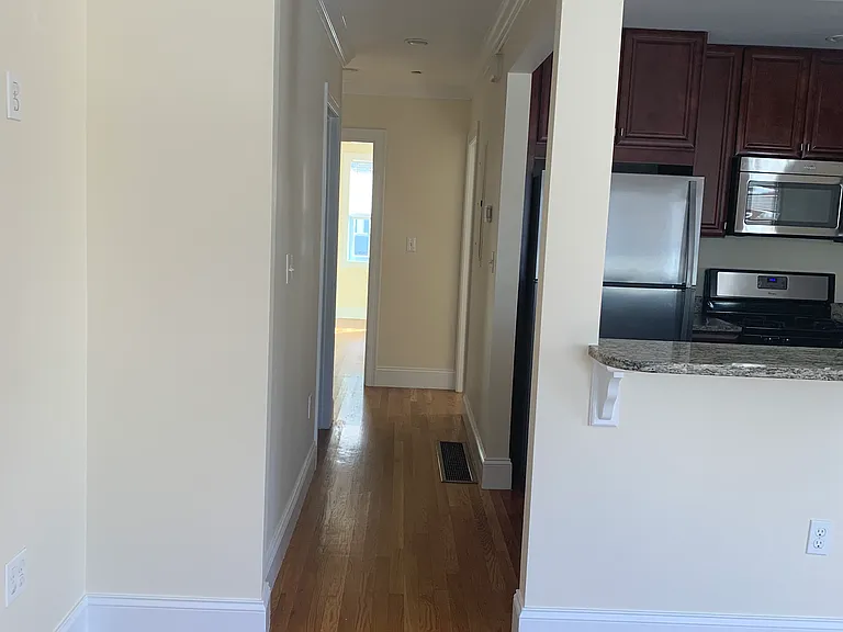 100 Robertson St #A — Photo 3