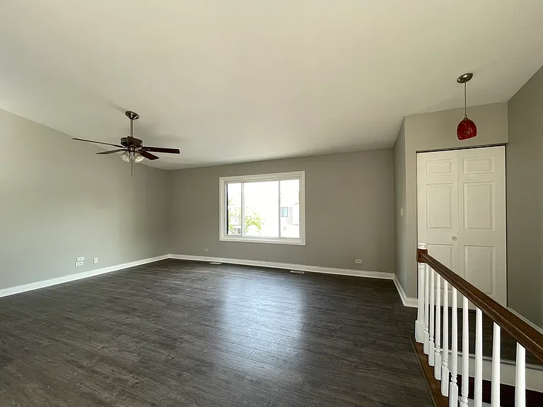 476 Harrison Ct — Photo 3