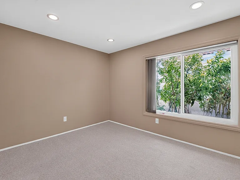 12137 Putting Green Row — Photo 25