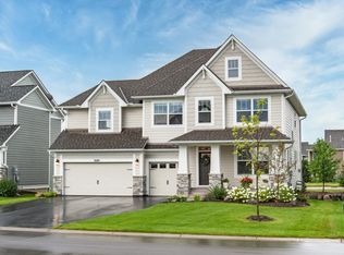 9204 Red Oak Trl, Woodbury, MN 55129
