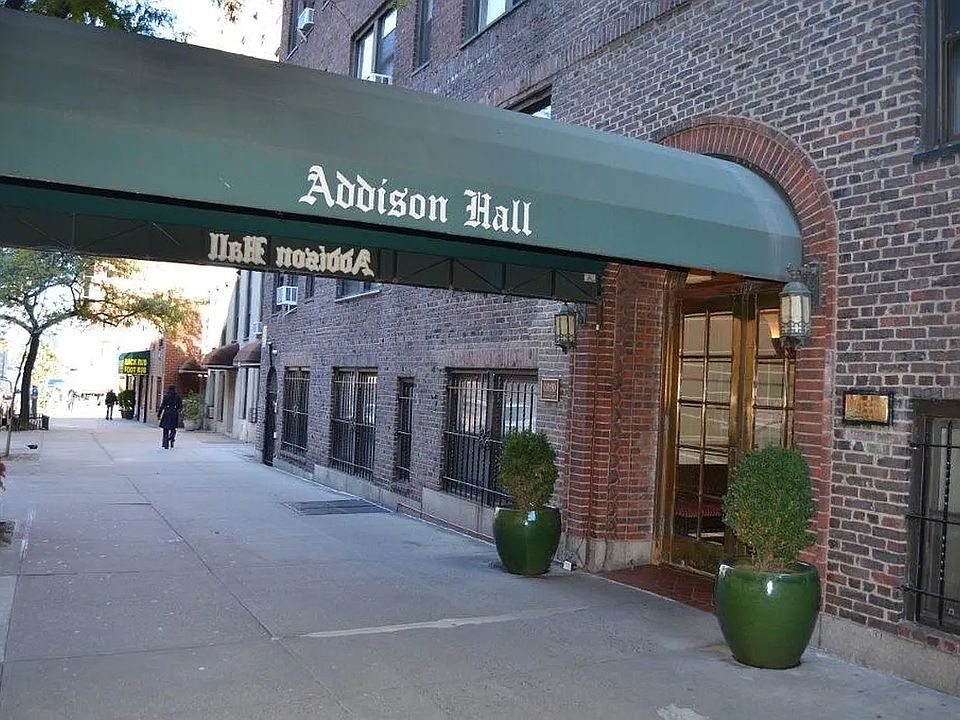 1st image of 457 W 57th St #505