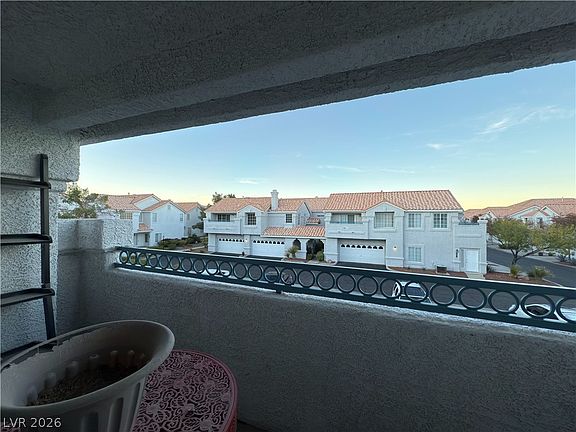 3rd image of 5201 S Torrey Pines Dr Unit 1239