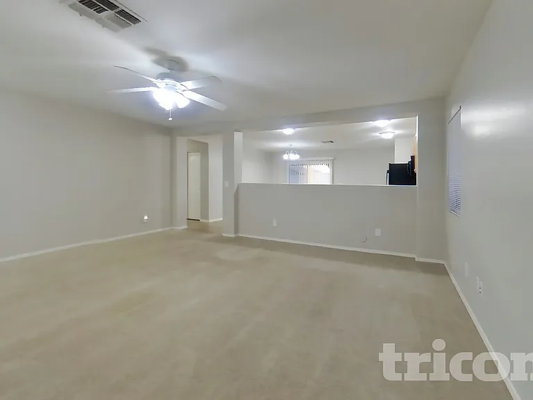 12510 W Scotts Dr — Photo 3