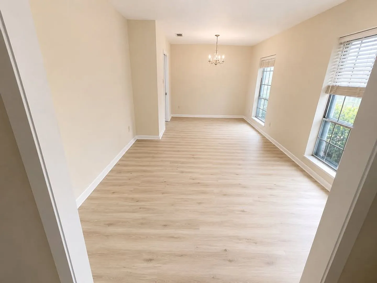 2907 Salem Dr — Photo 3