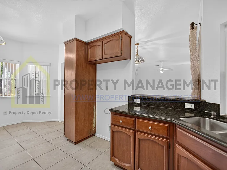 8072 Bothwell Dr — Photo 12
