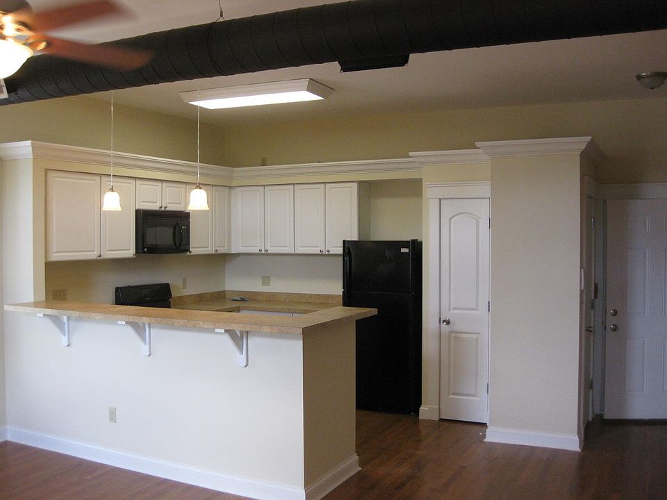 2nd image of 2667 Highland Ave #2