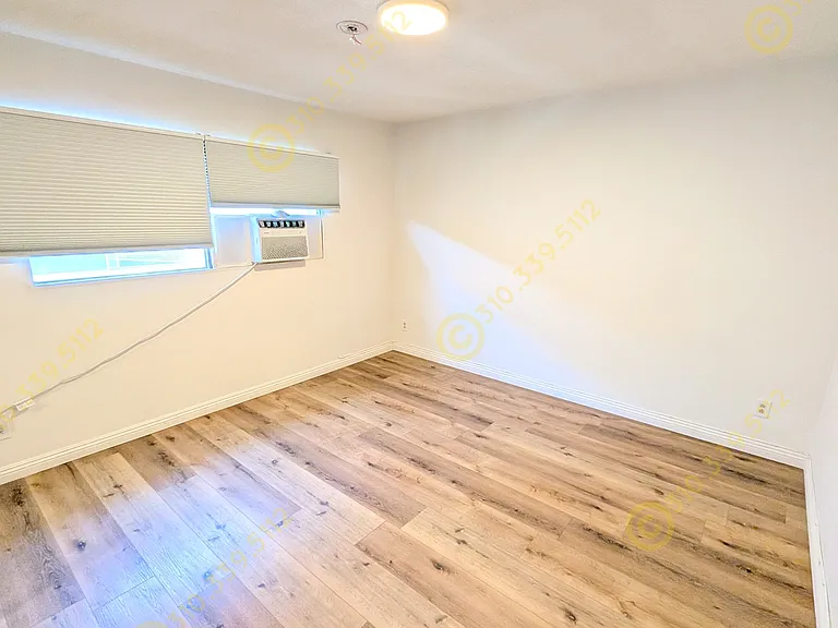 1517 Beloit Ave #8 — Photo 15