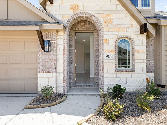 4th image of 902 Willowbanks Dr