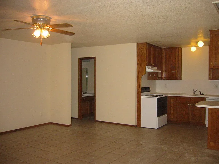 832 W Forest Dr — Photo 4