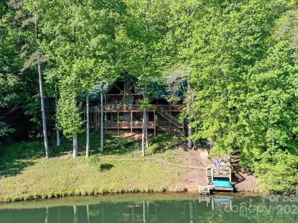 446 Rainbow Cir, Lake Lure, NC 28746