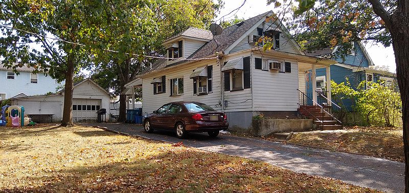 2nd image of 192 Burns St