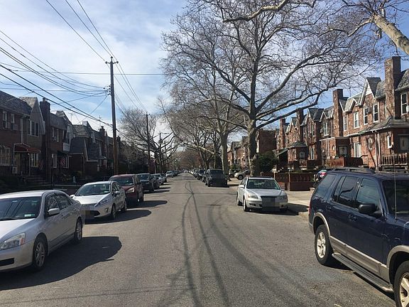 4th image of 1870 E 31st St