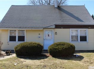 1412 Harding St, Bellmore, NY 11710