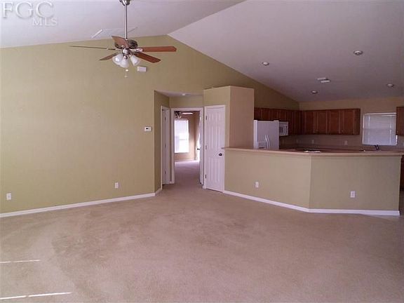 3rd image of 601 SE 1st Ter