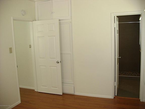 3rd image of 5915 Primrose Ave