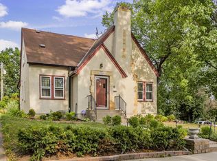 1084 Bradley St, Saint Paul, MN 55130