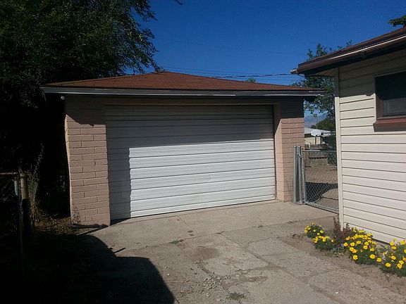 Deep 1 car garage