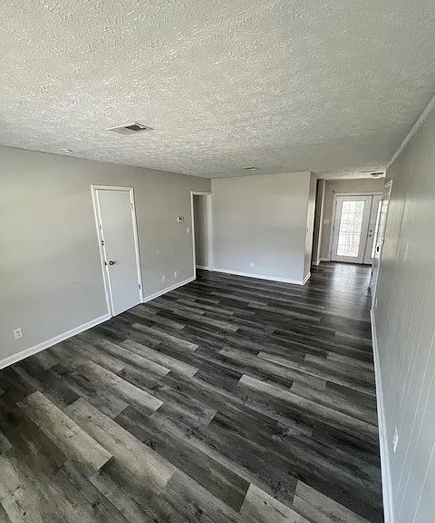 453 Highland Ave #C — Photo 2