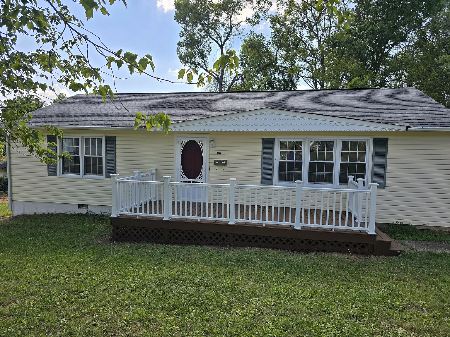 3 bed, 1200 sqft, $1,875 — Photo 1