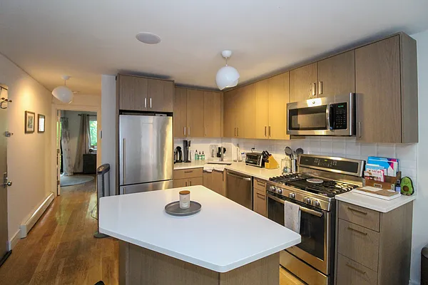 Rented by Highline Residential | media 10