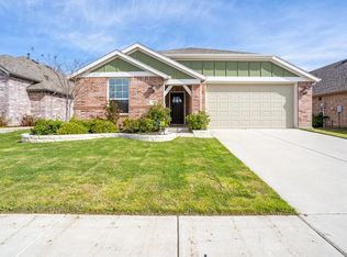 1805 Ranch Trail Rd, Aubrey, TX 76227