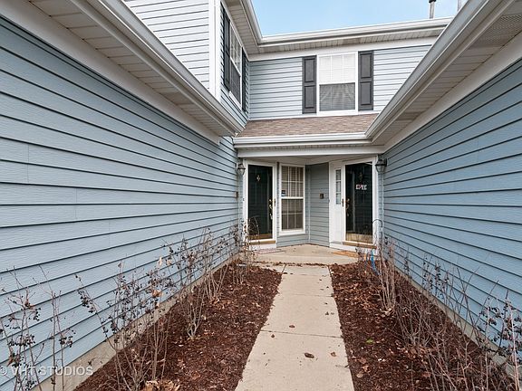 3rd image of 166 Bayberry Ct