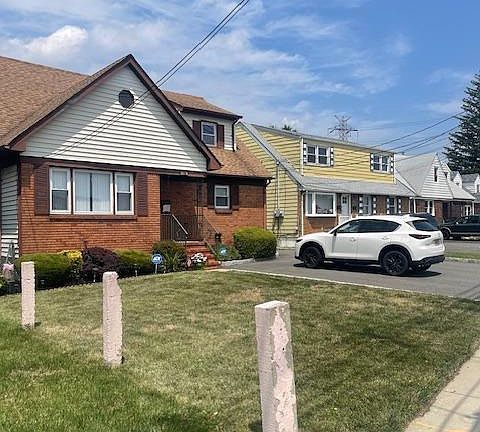 2nd image of 1160 Roosevelt Ave
