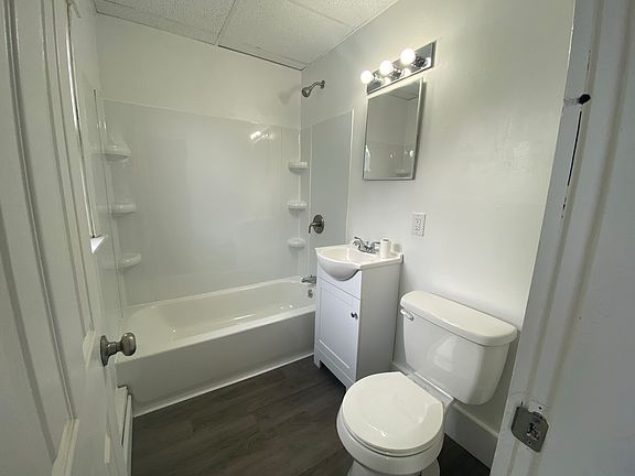 4th image of 49 Winter St #B