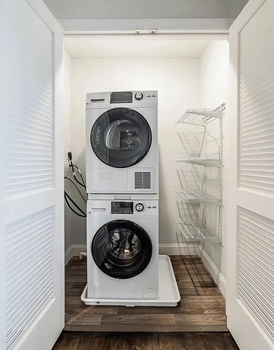 Chelsea Village Apartments — Photo 3
