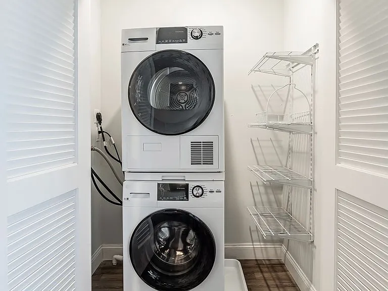 Chelsea Village Apartments — Photo 3