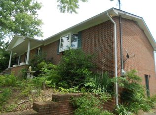 3016 W Hills Dr, Maryville, TN 37803