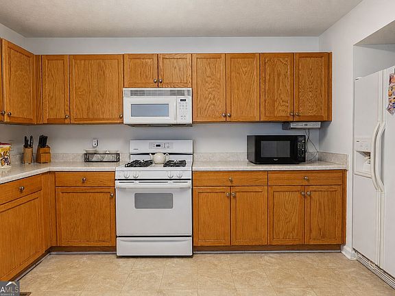 4th image of 334 Covington Dr