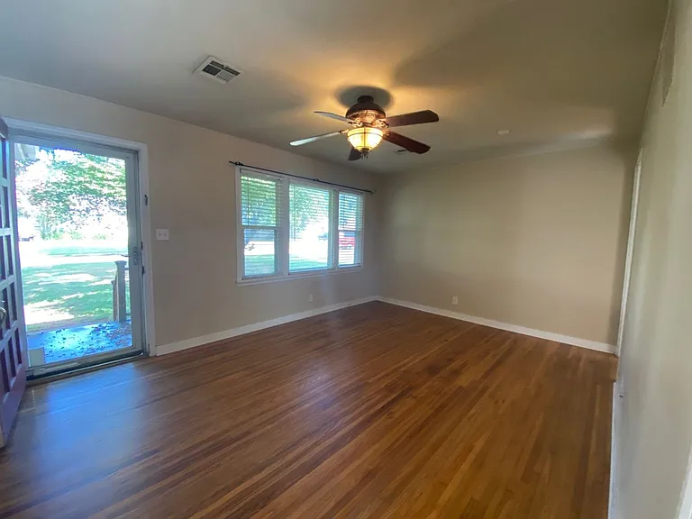 3820 S Detroit Ave — Photo 3