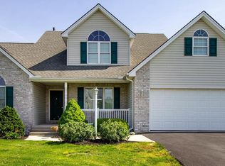 992 Cranberry Dr, Chambersburg, PA 17202