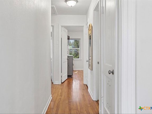 3rd image of 2210 Monticello Rd