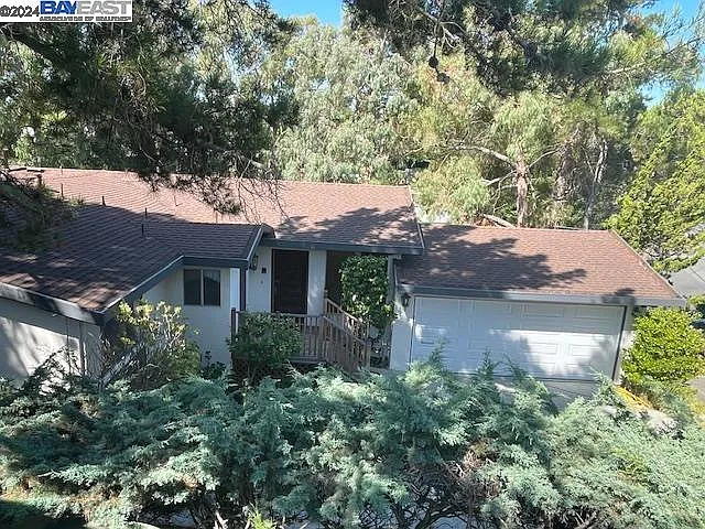 5030 Seaview Ave photo 1
