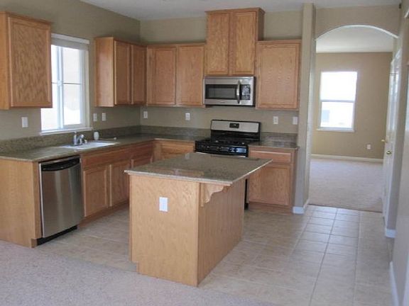 4th image of 10701 Sellers Cir
