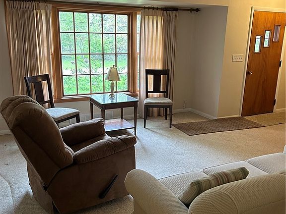 4th image of 50 Butternut Ln