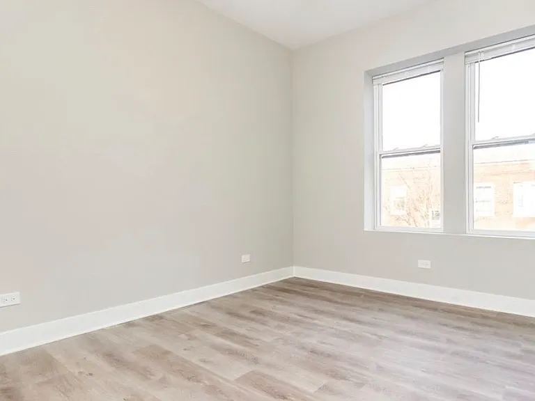 824 N Oakley Blvd #3 — Photo 2
