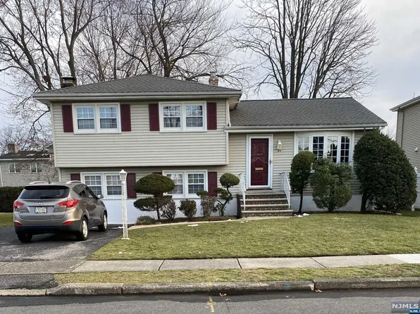 93 Kuhn Dr, Saddle Brook, NJ 07663