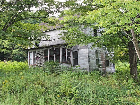 3rd image of 137 Brockett Hill Rd