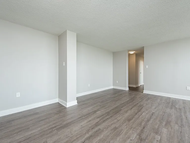 220 Steeles Ave W #A — Photo 11