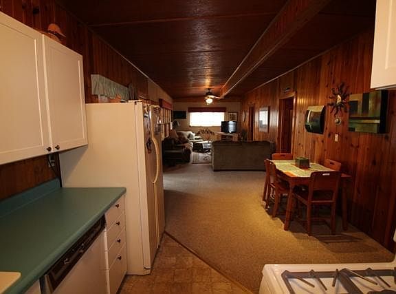 3rd image of 10783 Crowley Ave