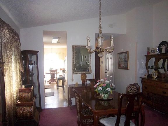 Dining to Kitchen