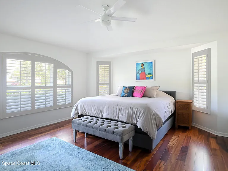112 Carmen St — Photo 13